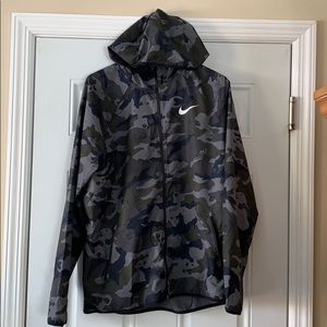 MEN’S CAMO LARGE NIKE WINDBREAKER